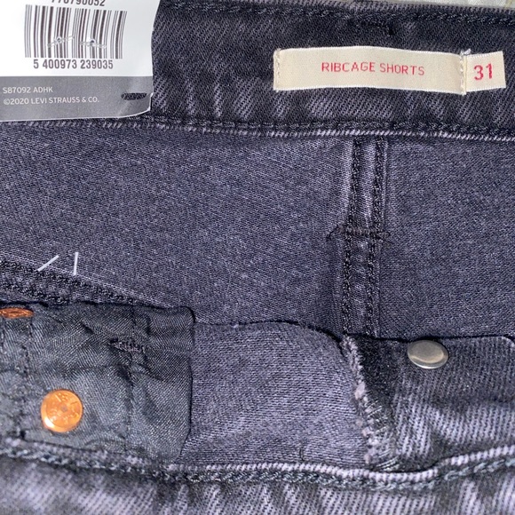 Levi Ribcage shorts size 31 - Picture 4 of 5